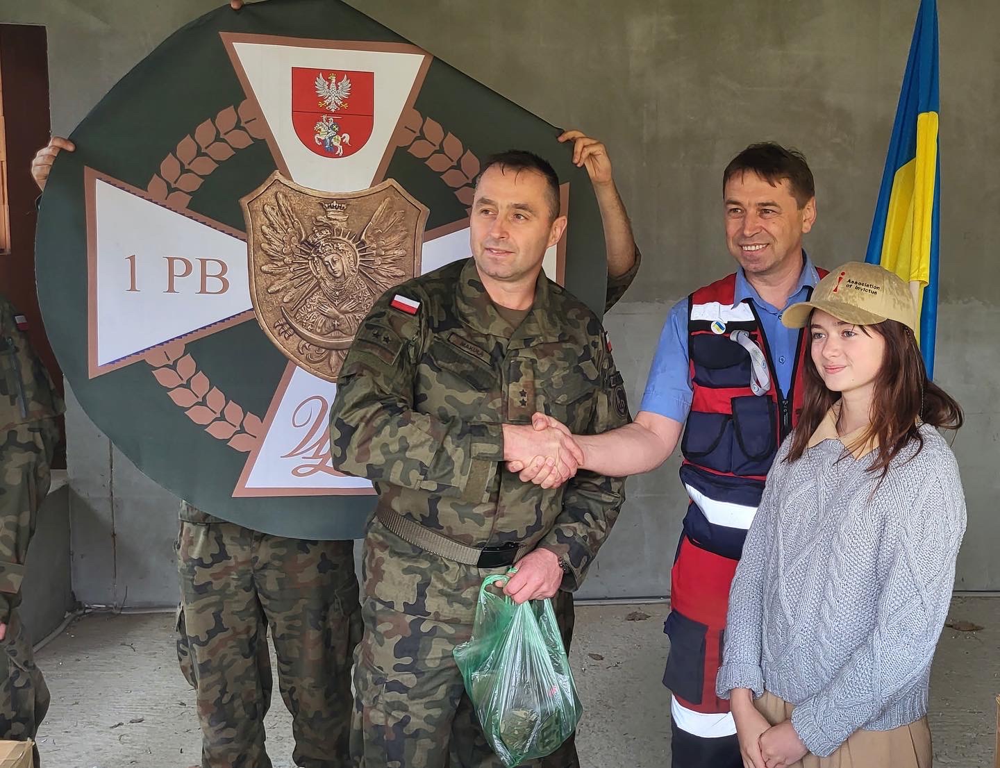 Допомога Захисникам від польських військових
